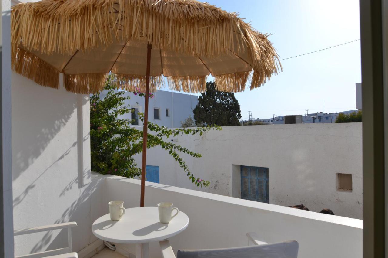 Artemis Hotel Antiparos Town エクステリア 写真