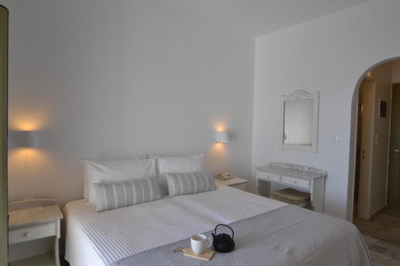 Artemis Hotel Antiparos Town エクステリア 写真