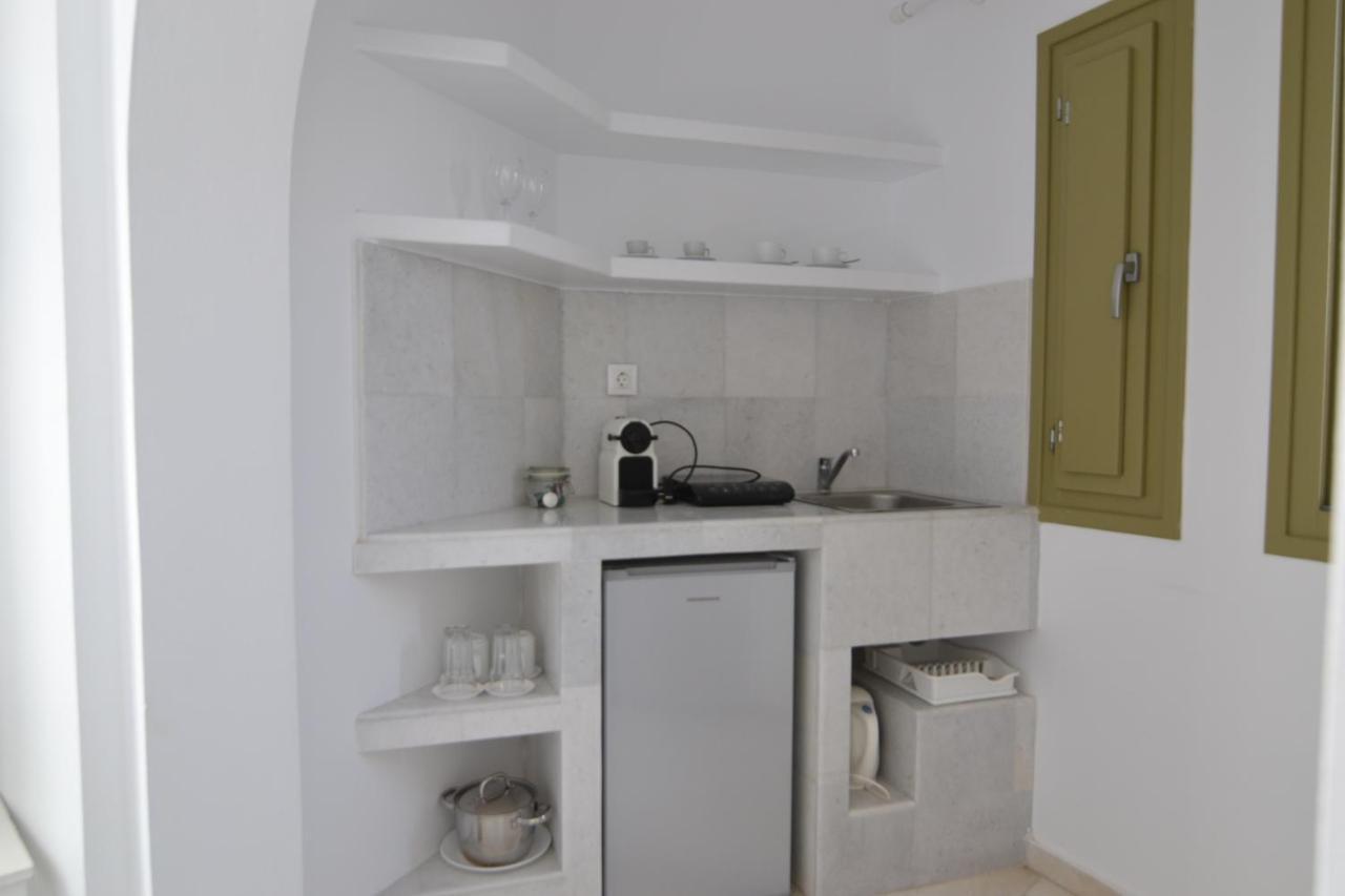Artemis Hotel Antiparos Town エクステリア 写真