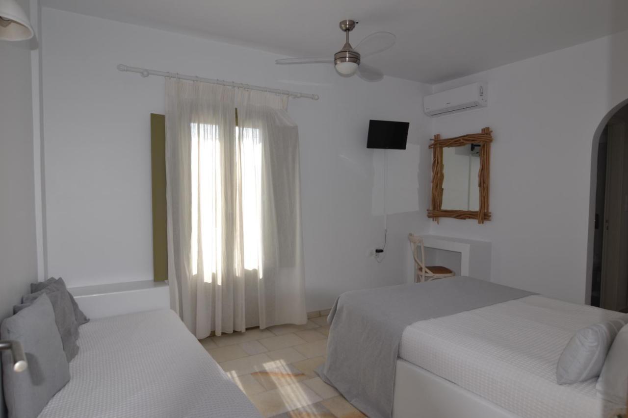 Artemis Hotel Antiparos Town エクステリア 写真