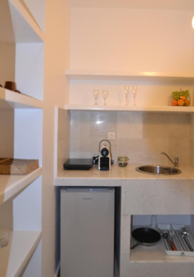 Artemis Hotel Antiparos Town エクステリア 写真