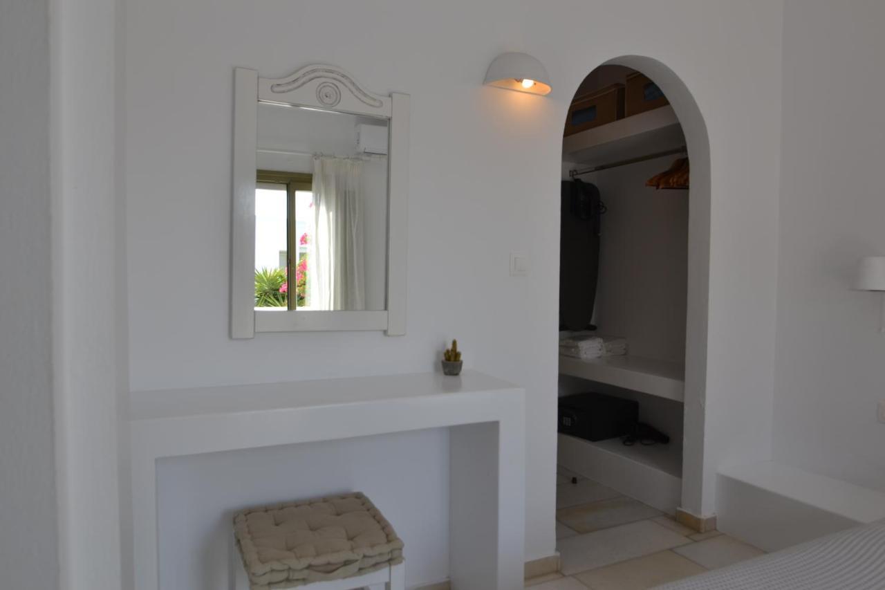 Artemis Hotel Antiparos Town エクステリア 写真