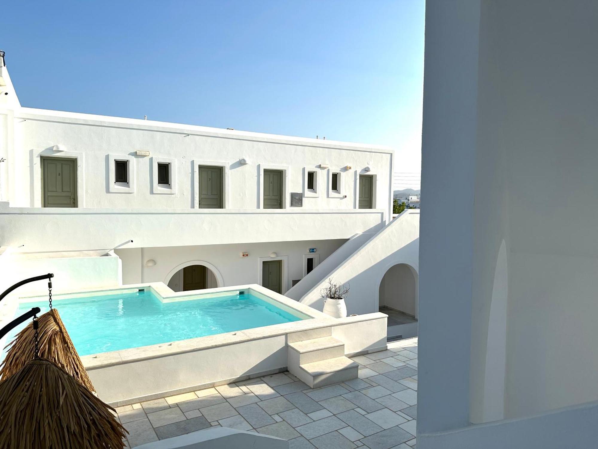 Artemis Hotel Antiparos Town エクステリア 写真