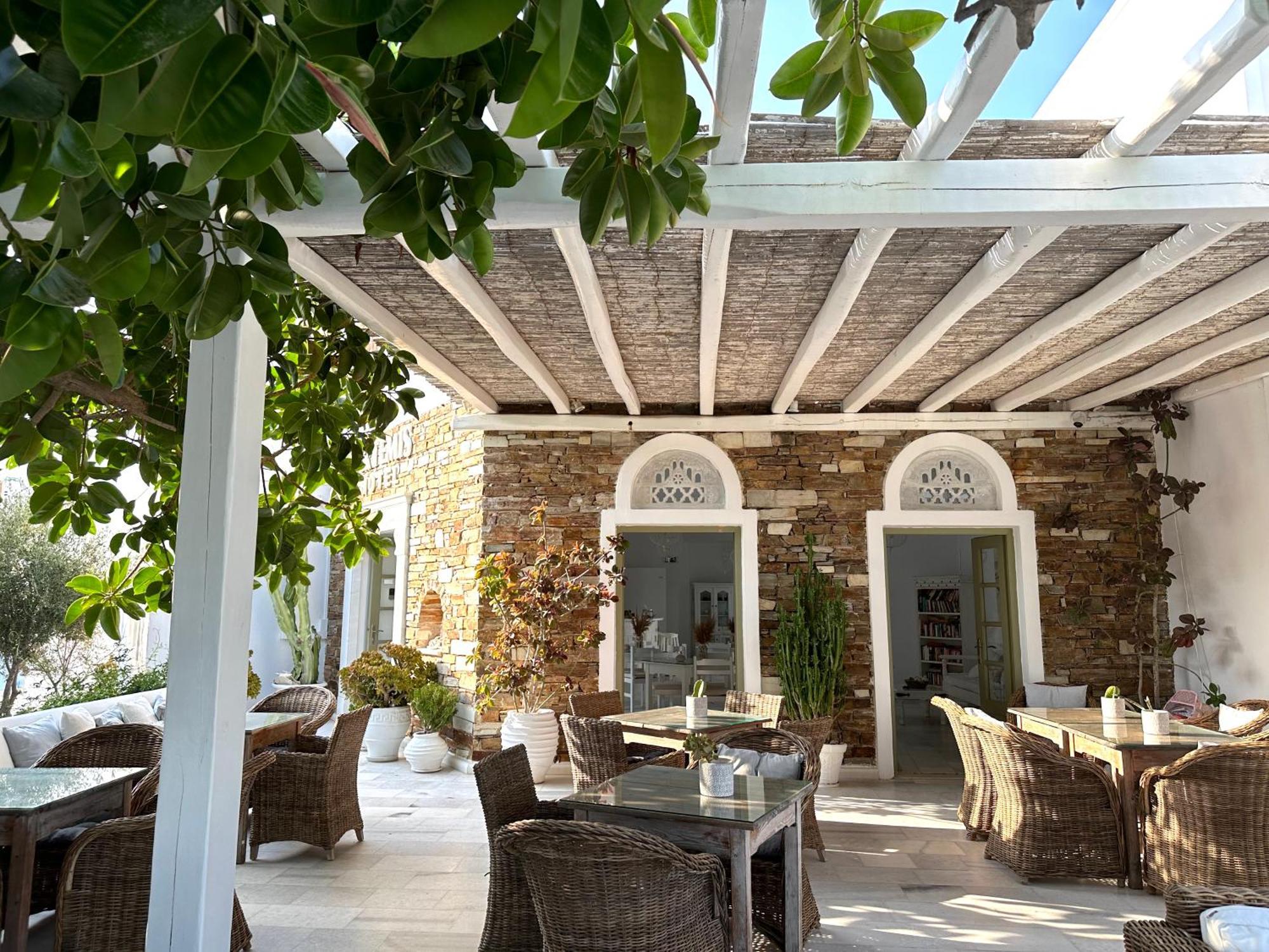 Artemis Hotel Antiparos Town エクステリア 写真