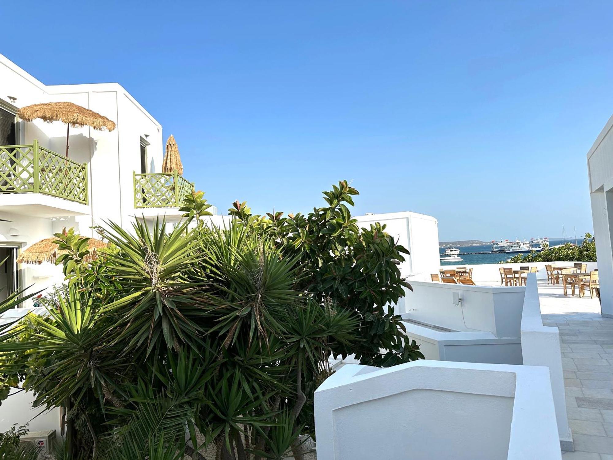 Artemis Hotel Antiparos Town エクステリア 写真