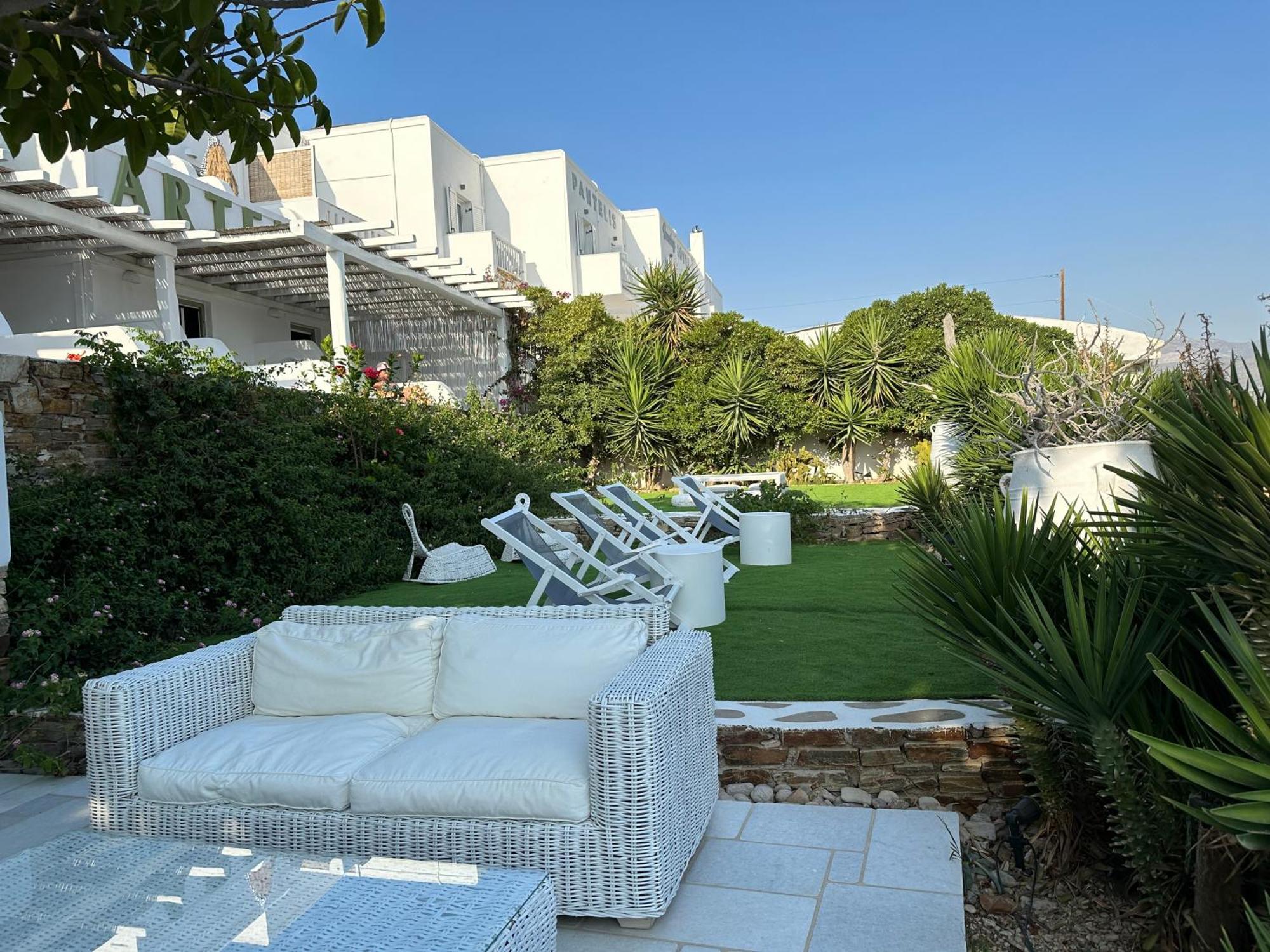 Artemis Hotel Antiparos Town エクステリア 写真