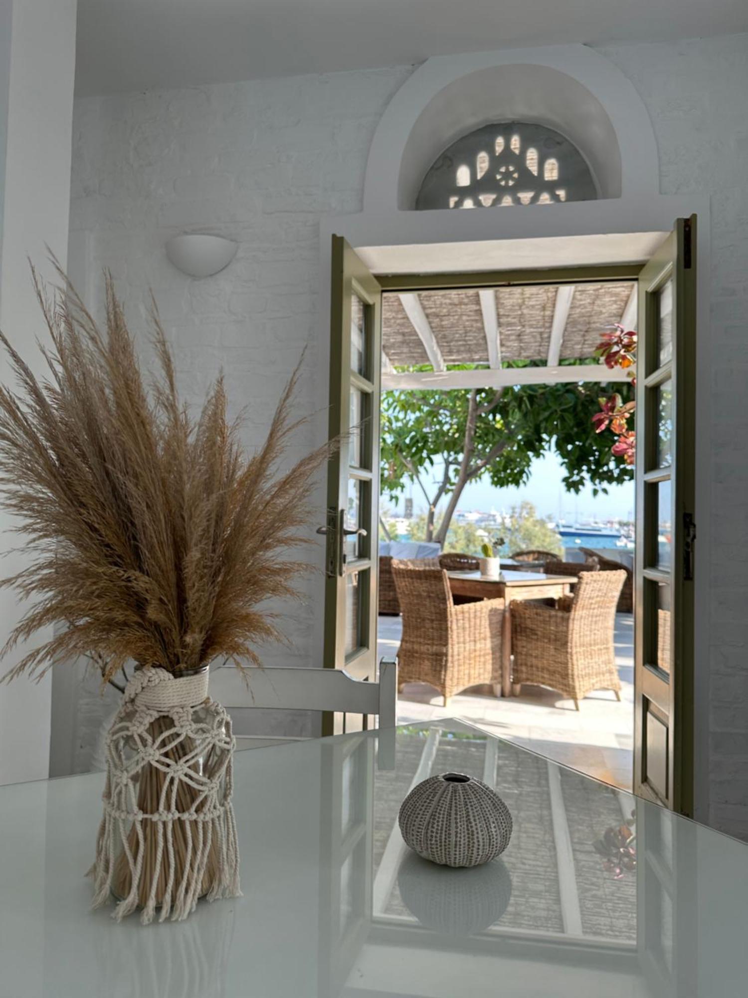 Artemis Hotel Antiparos Town エクステリア 写真
