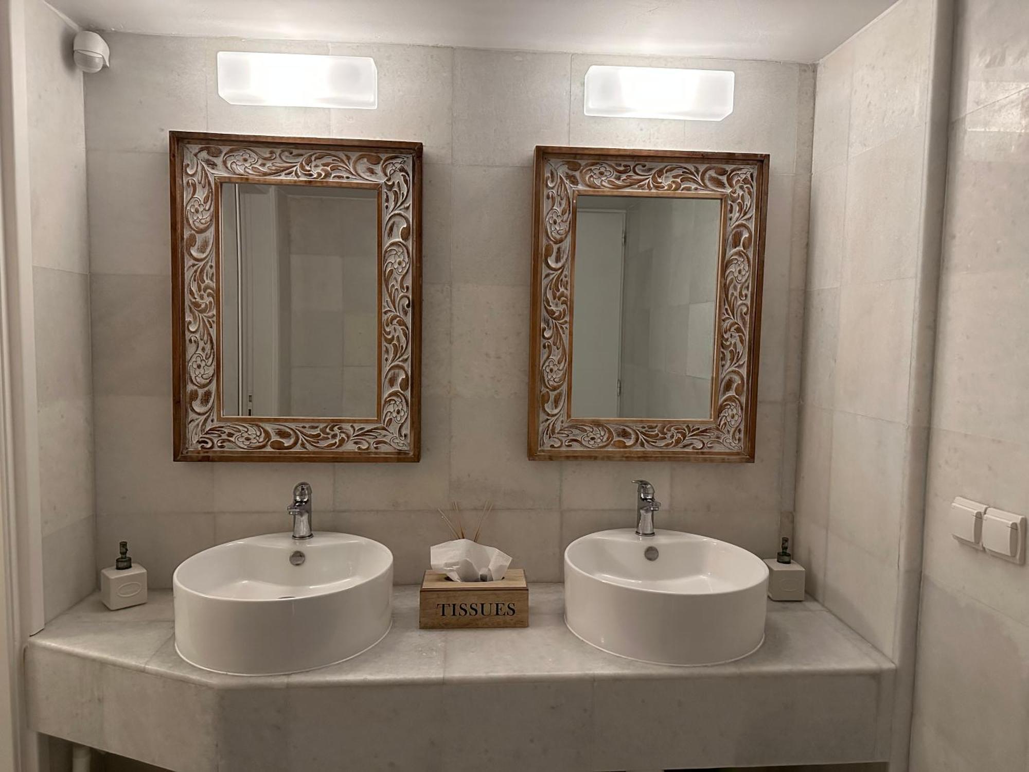 Artemis Hotel Antiparos Town エクステリア 写真