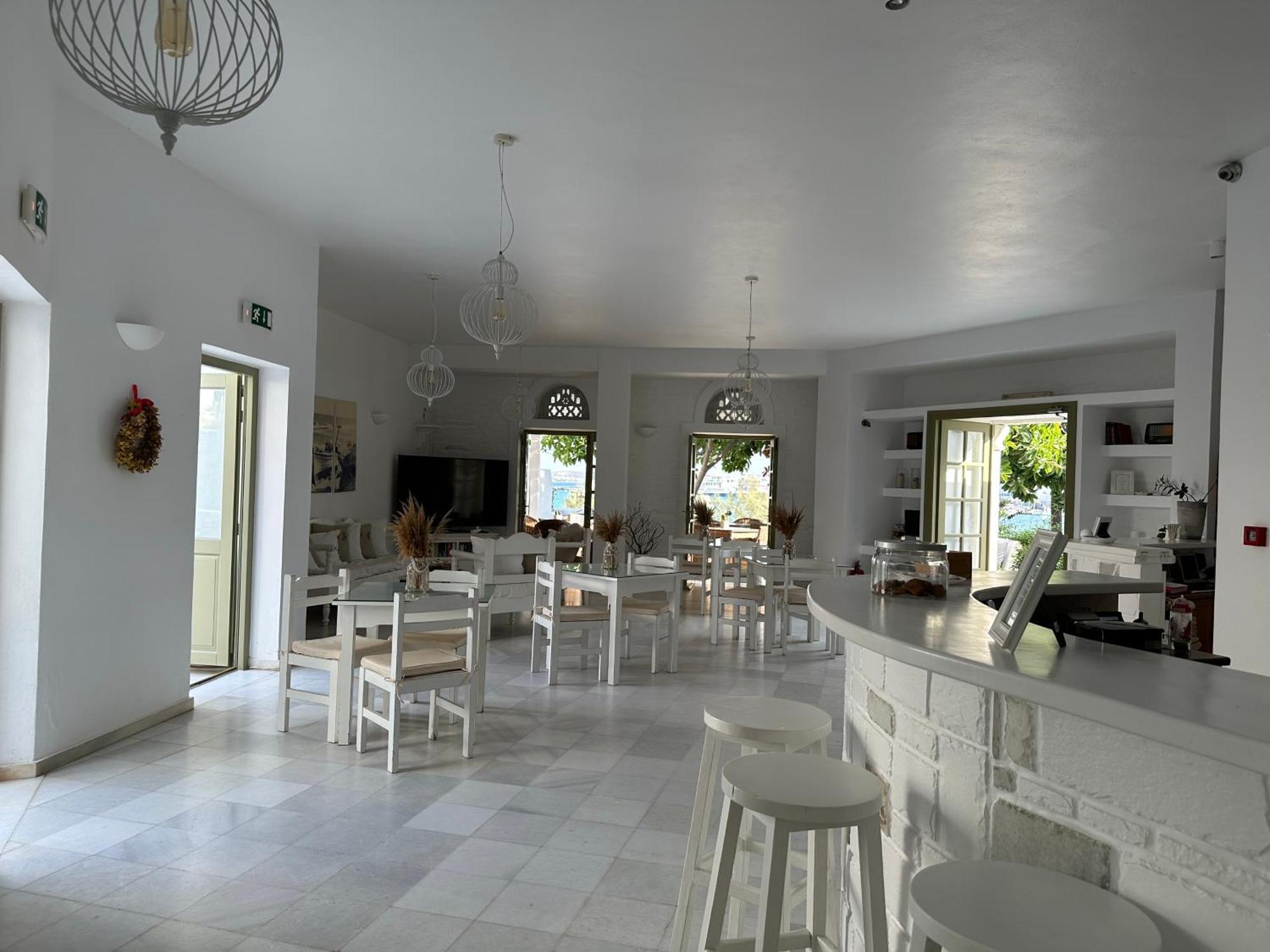 Artemis Hotel Antiparos Town エクステリア 写真