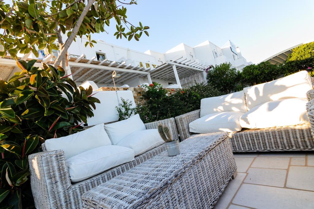Artemis Hotel Antiparos Town エクステリア 写真