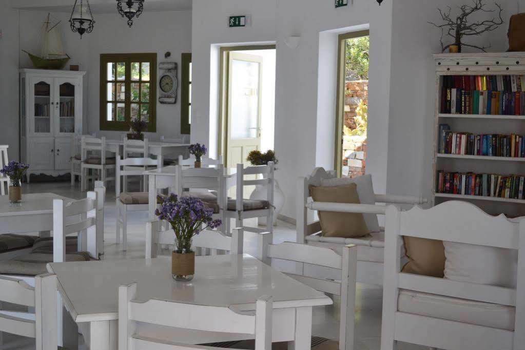 Artemis Hotel Antiparos Town エクステリア 写真