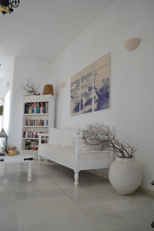 Artemis Hotel Antiparos Town エクステリア 写真